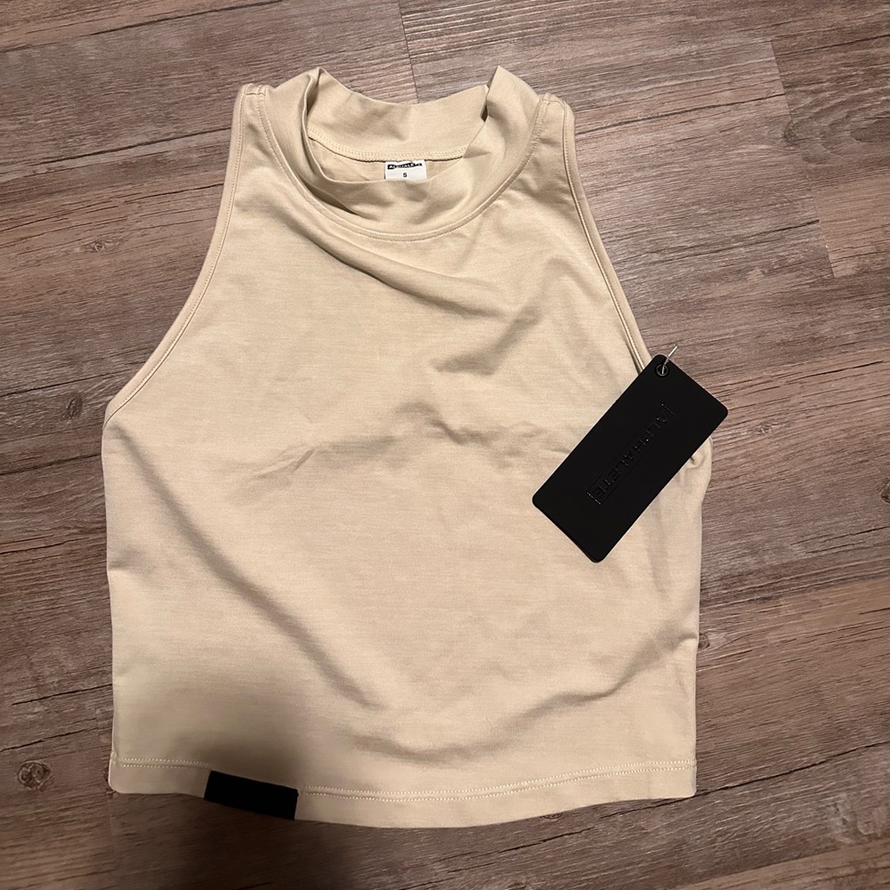 Alphalete Crop Top